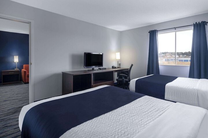 Room 15 of 28