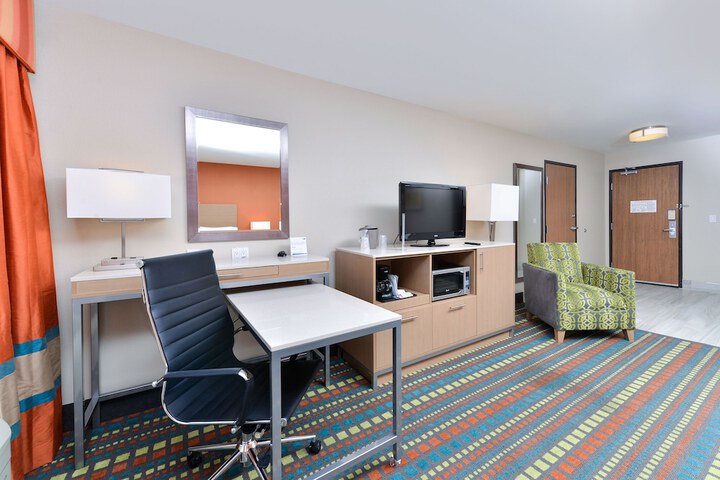 Room 33 of 60