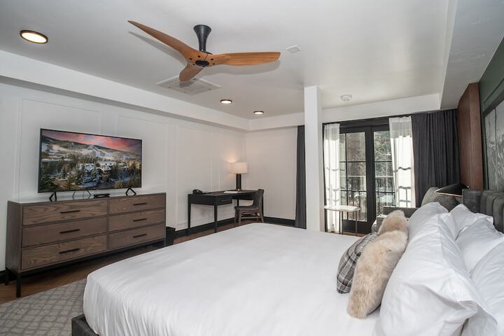 Room 51 of 102