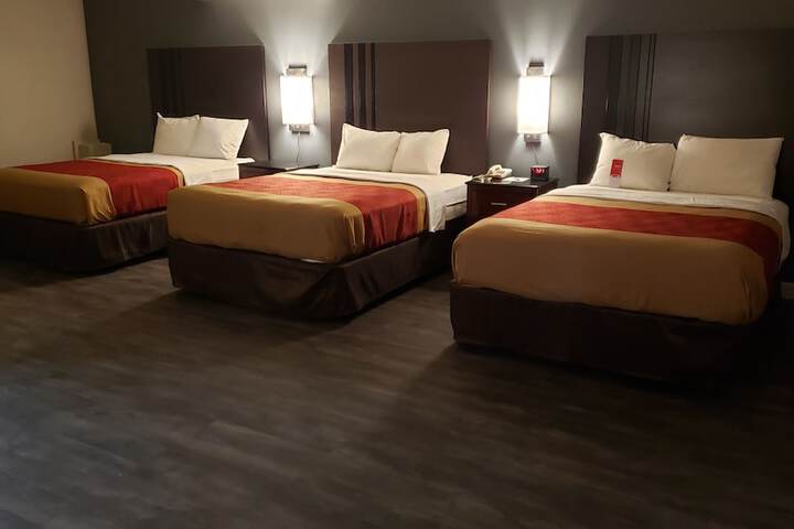 Room 10 of 29
