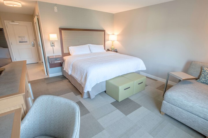 Room 28 of 43