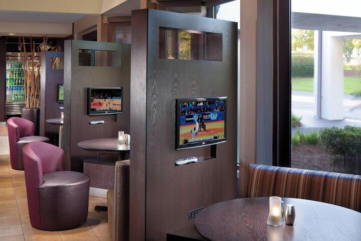 Courtyard by Marriott Tallahassee Downtown / Capitol