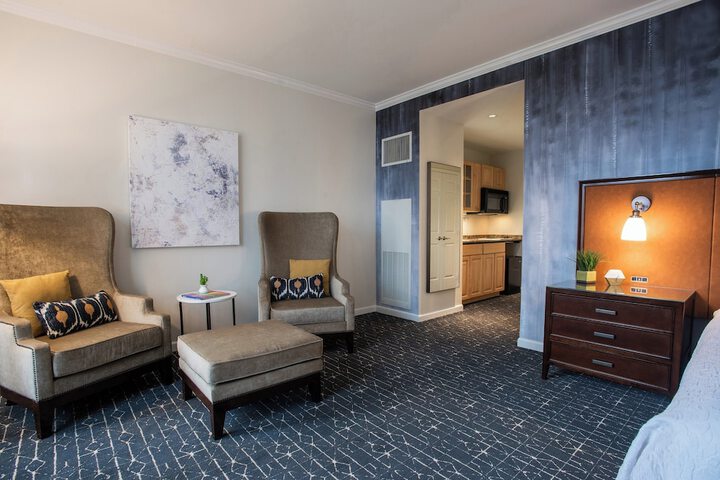 Room 53 of 106