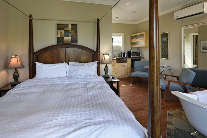 Room 10 of 22