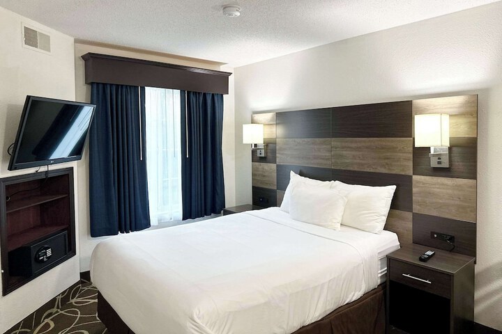 Room 42 of 109