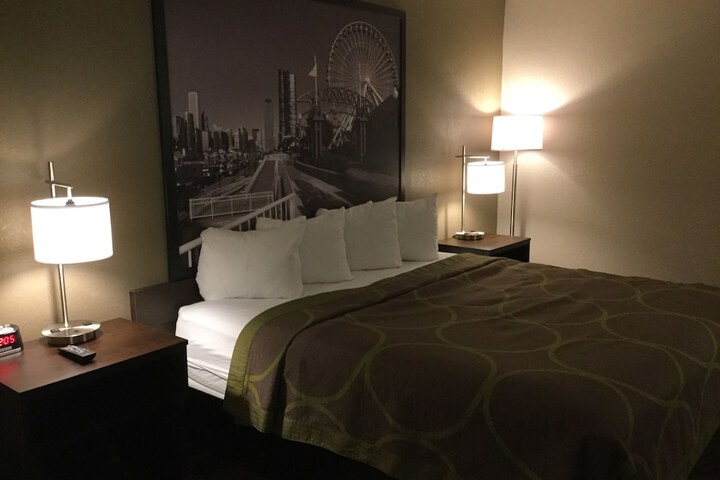 Room 15 of 18