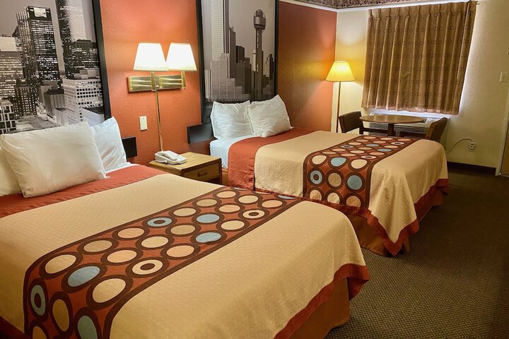 Room 12 of 27