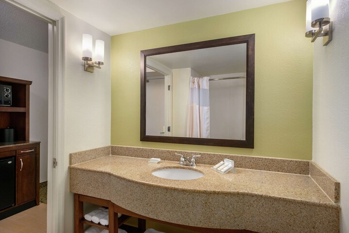 Room 29 of 53