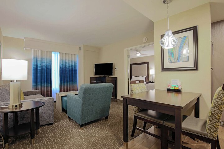 Room 21 of 37