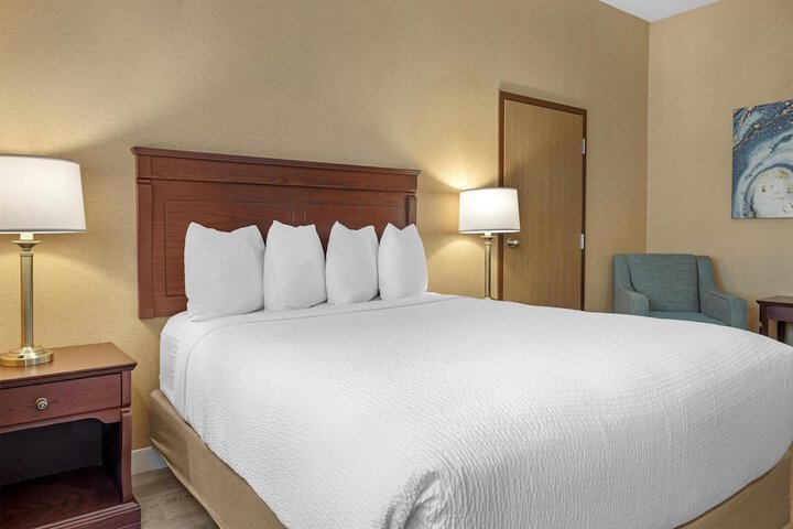 Best Western Plus Fredericton Hotel & Suites
