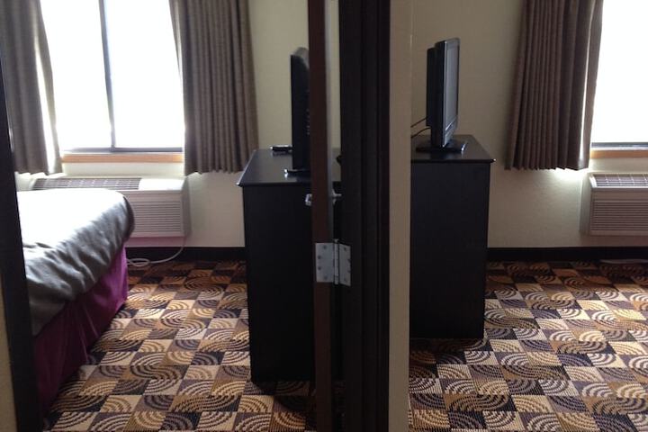 AmericInn by Wyndham Elkhorn Near Lake Geneva