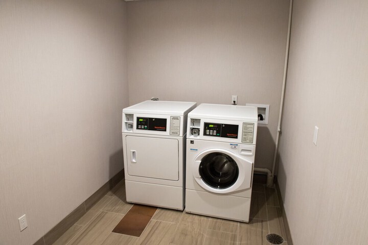 Holiday Inn Express & Suites Louisville N - Jeffersonville by IHG