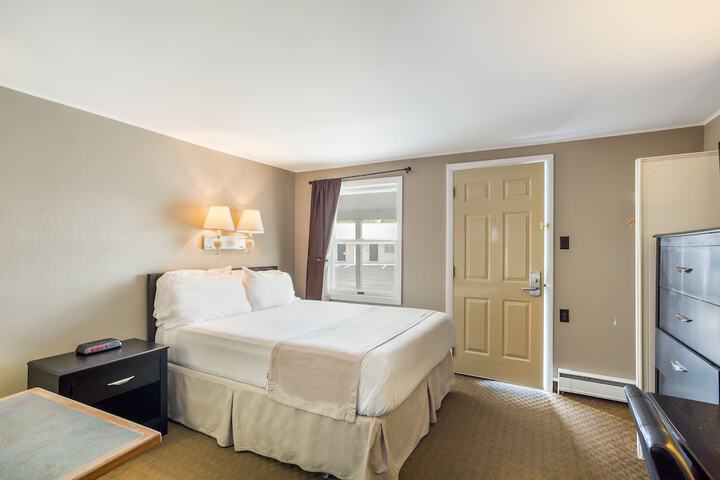 Quality Inn & Suites Gorham Riverside