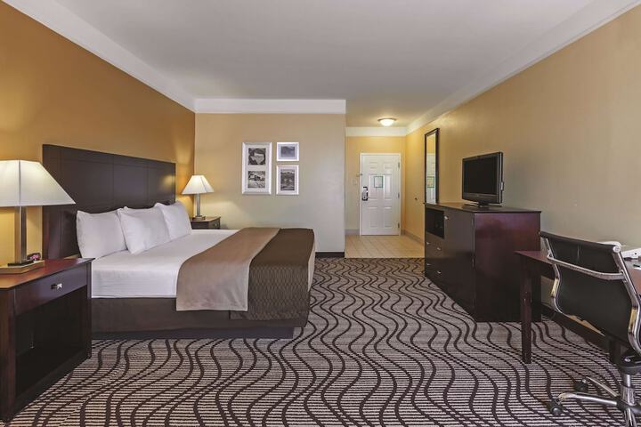 Room 25 of 54