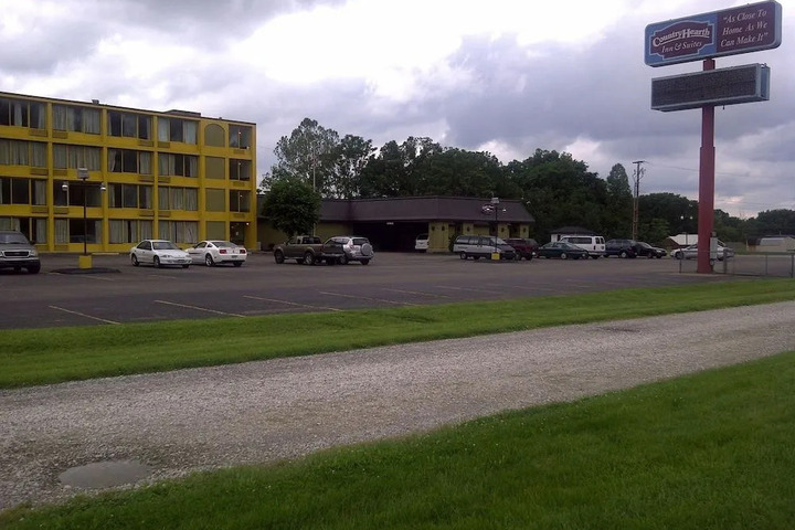 COUNTRY HEARTH INNS & SUITES