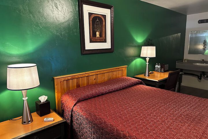 Rustic Inn Motel