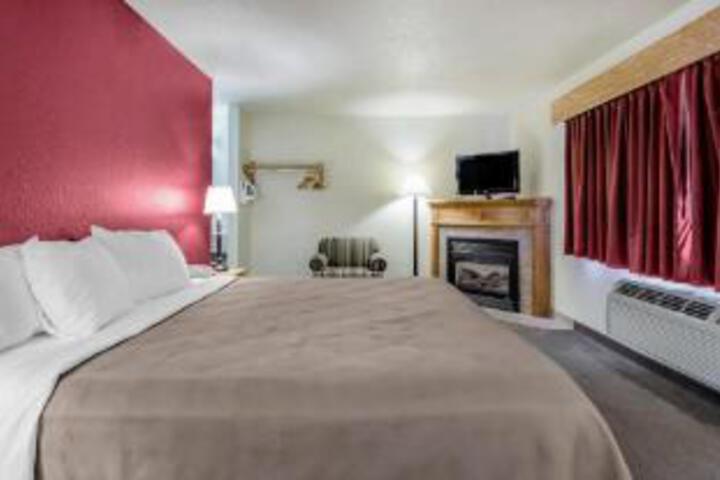 AmericInn Lodge & Suites Hesston