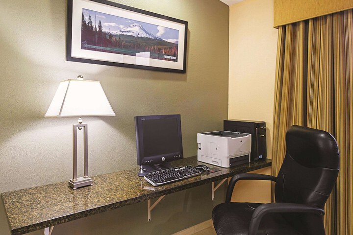 Business Center 33 of 33