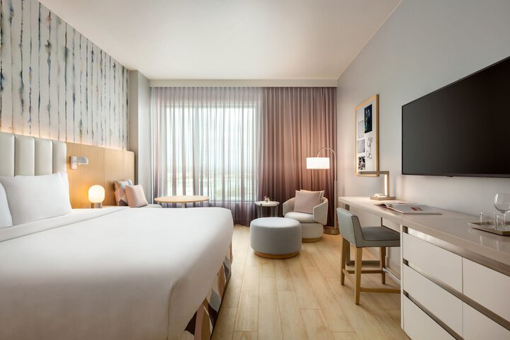 The Viv Hotel Anaheim, a Tribute Portfolio Hotel
