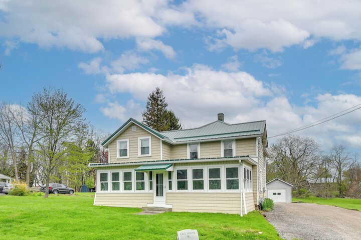 Walk to Beach! Sodus Point Escape w / Private Yard