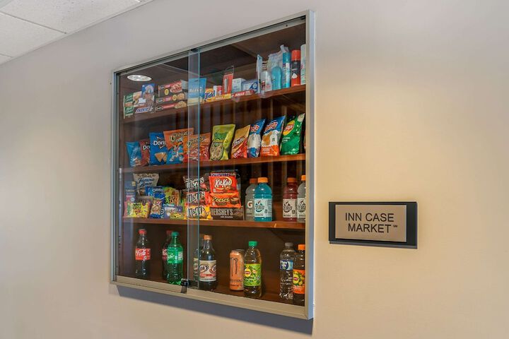 Country Inn & Suites by Radisson Rossford - Toledo South