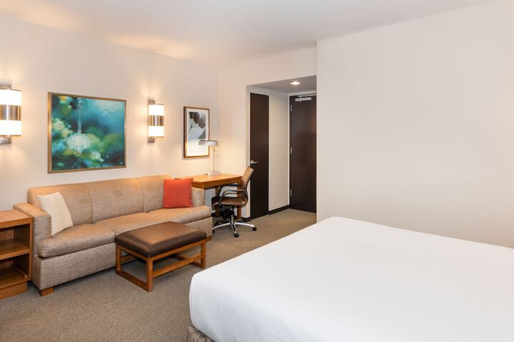 Room 13 of 66