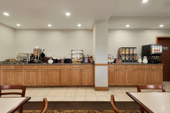 Breakfast/Coffee Service 18 of 21
