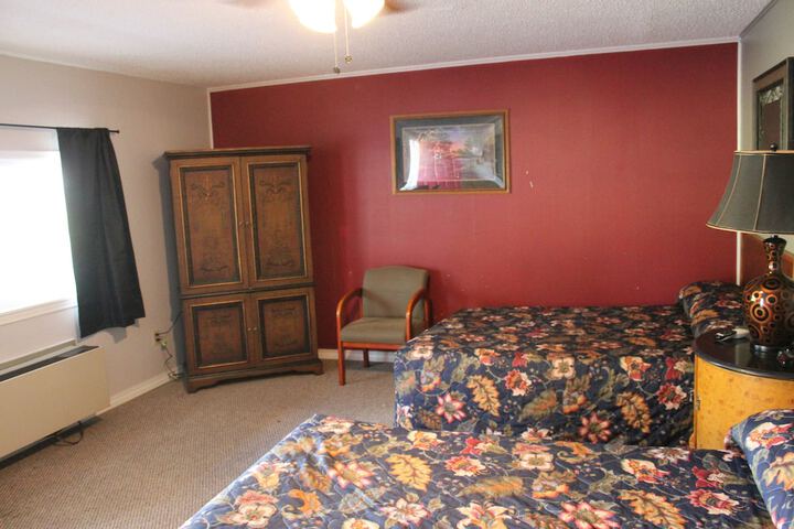 Room 121 of 219