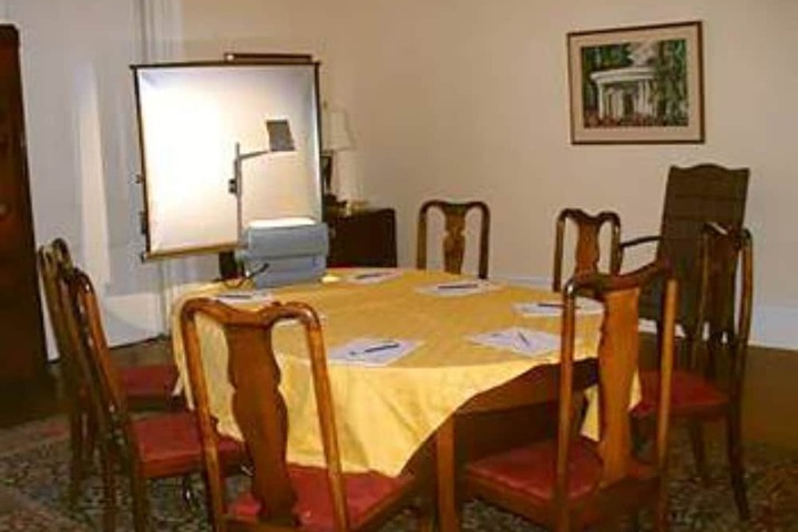 1842 Inn