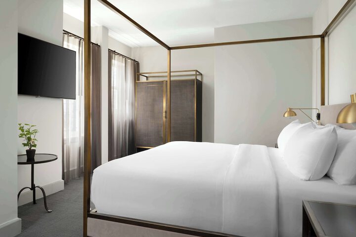 Room 29 of 70