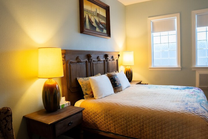 Oaak Tree Hotel