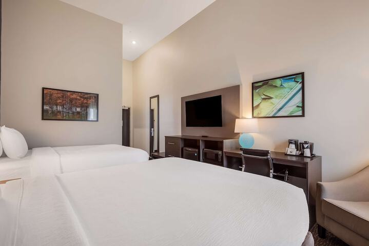 Room 11 of 23