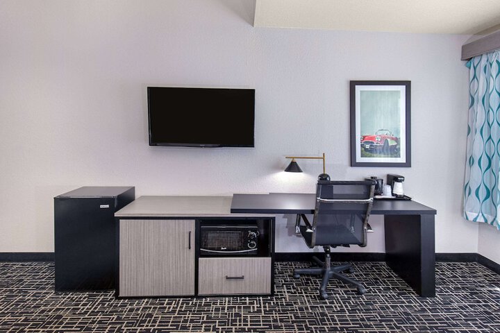 Room 25 of 73