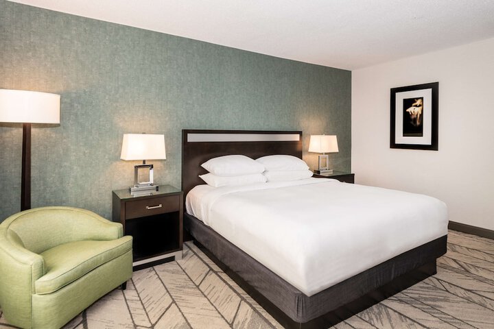 DoubleTree by Hilton Newark Penn Station