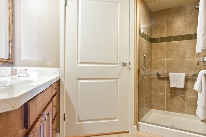 Room 8 of 20