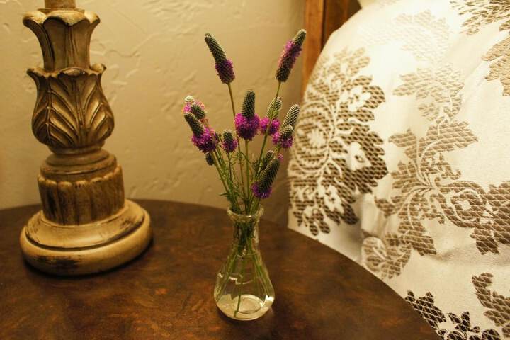 Hidden Meadows B & B