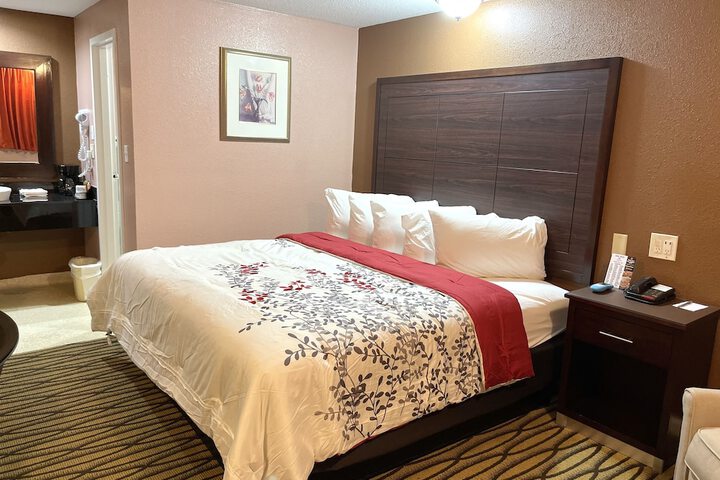 Room 143 of 155
