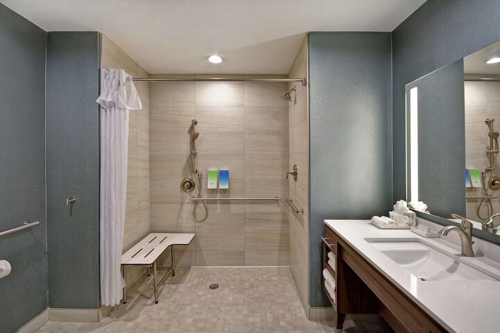 Room 35 of 46