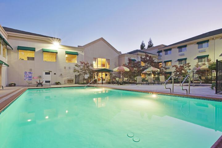 Pool 6 of 41