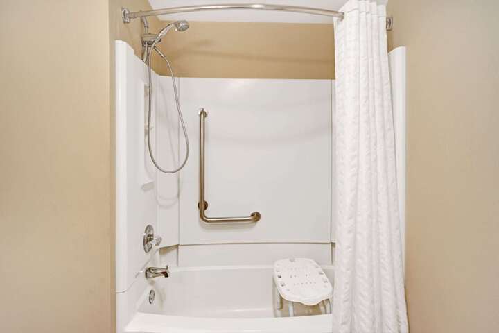Room 6 of 22