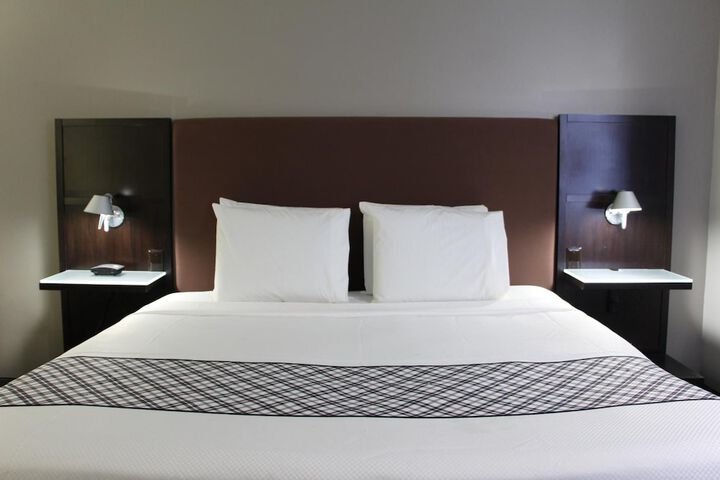 Room 10 of 35
