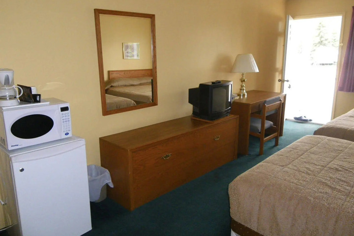 SELKIRK INN
