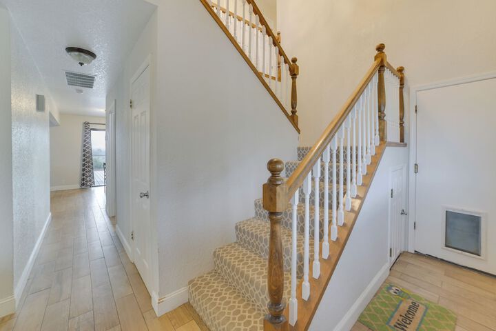 Pet-friendly Hollister Getaway w / Grill!