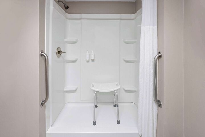 Room 18 of 27