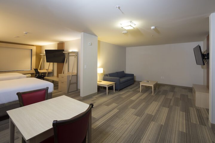 Room 11 of 26