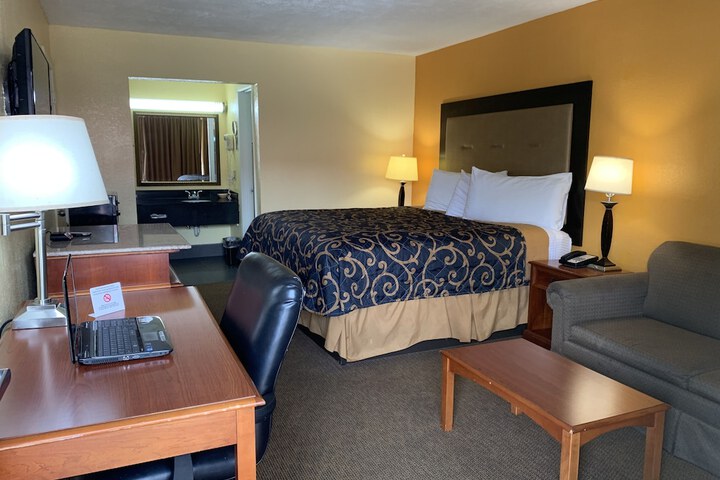Room 25 of 36