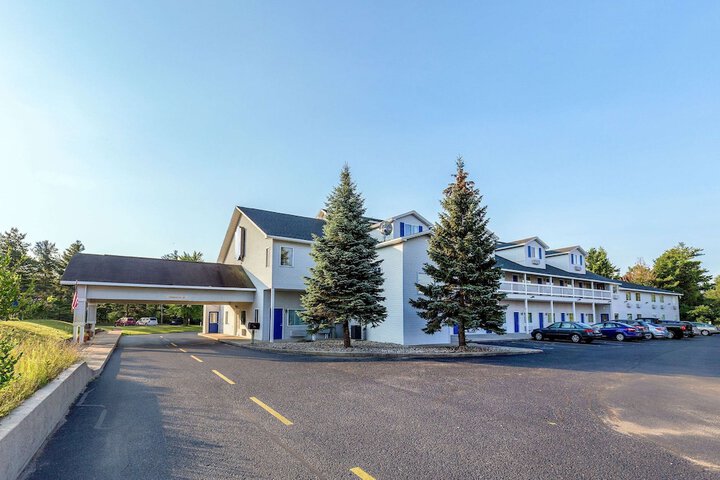 Hotel 4 of 36