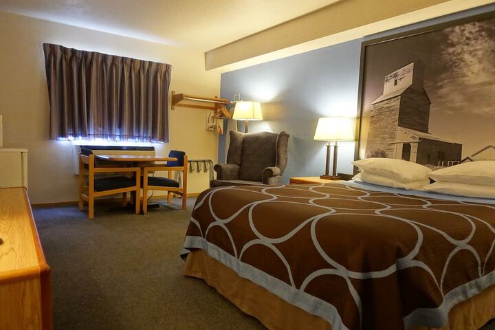 Super 8 by Wyndham Swift Current