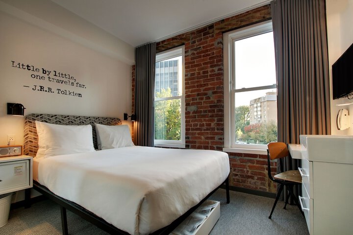 Room 40 of 111