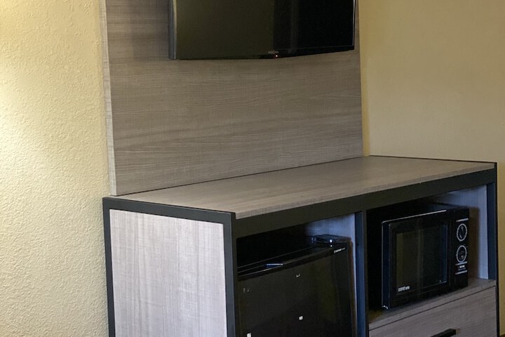 Room 13 of 17